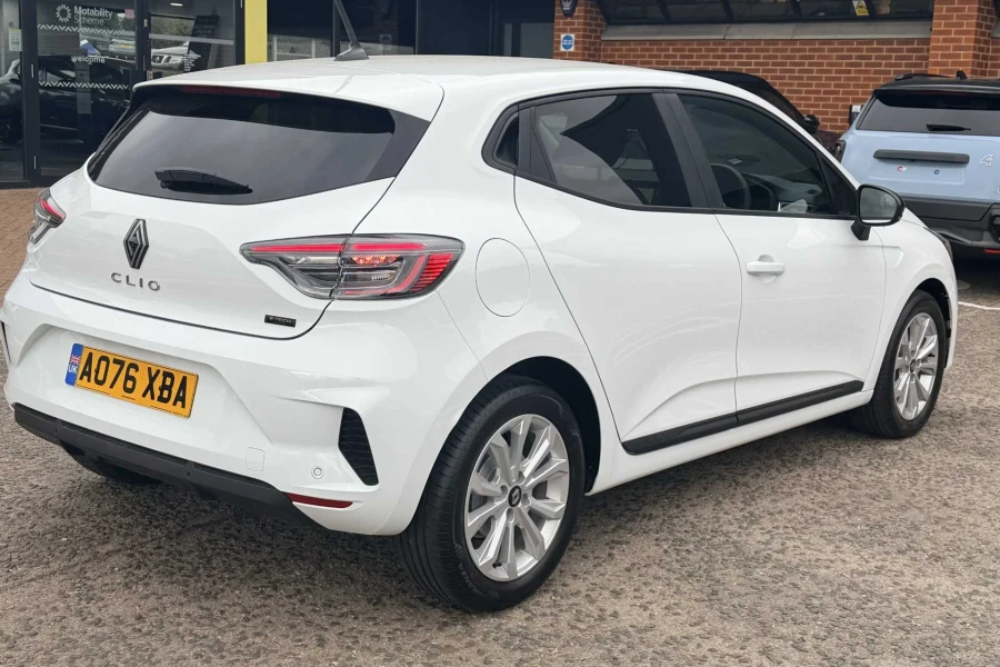 Vehicle Image - 3