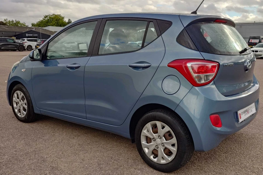 Vehicle Image - 2