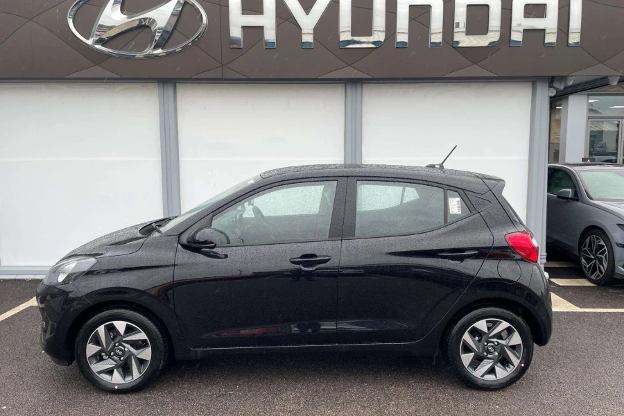 Vehicle Image - 2