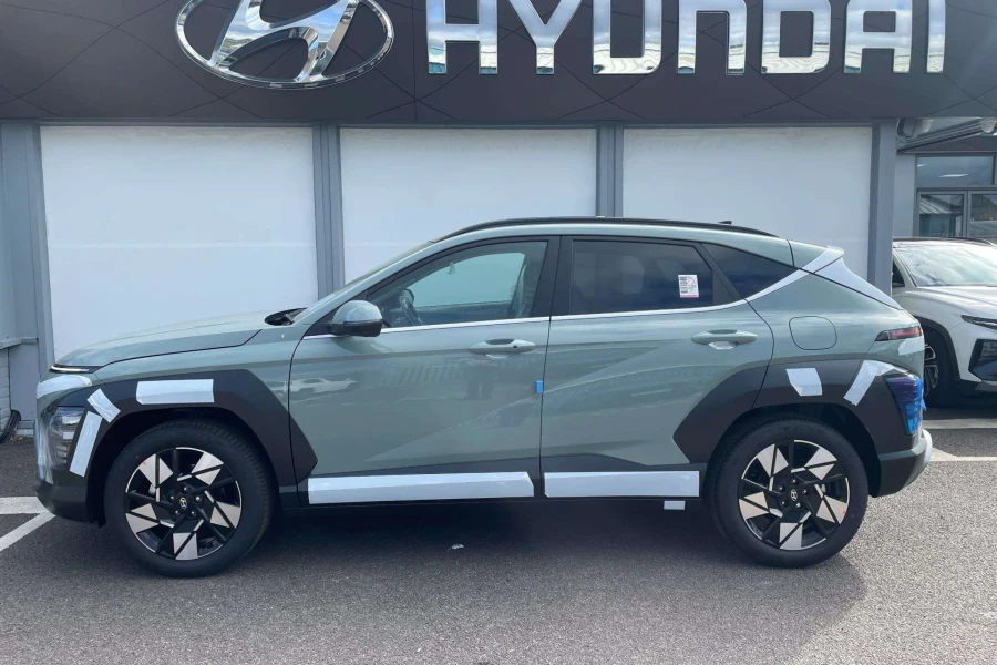 Vehicle Image - 2