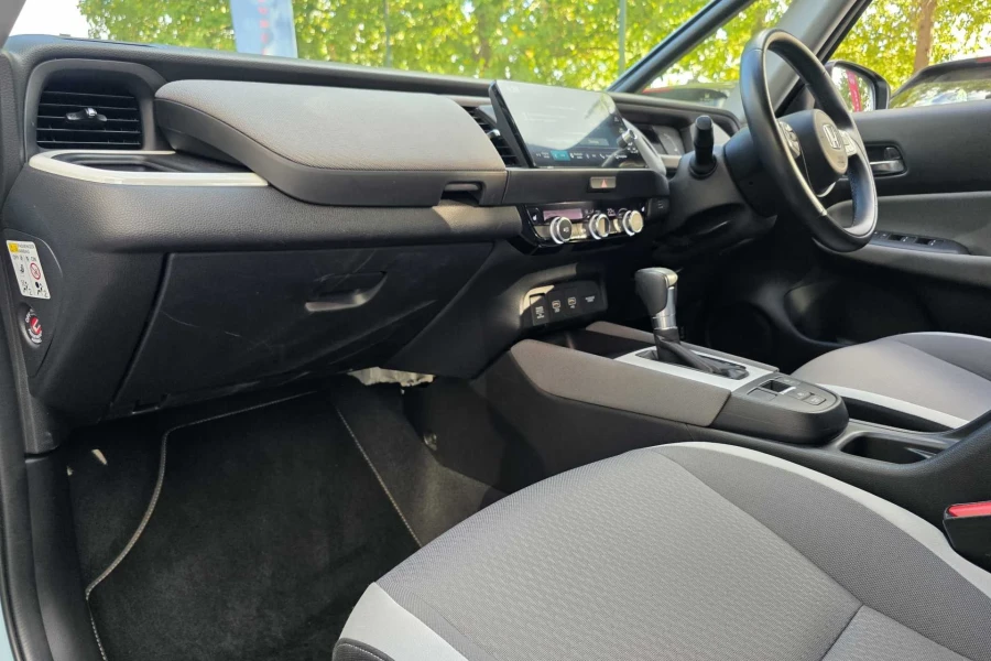 Vehicle Image - 1
