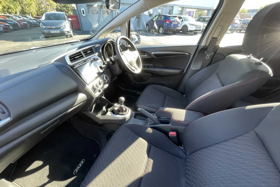 Vehicle Image - 1