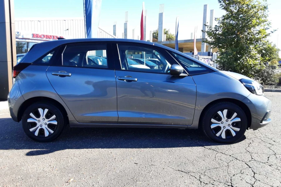 Vehicle Image - 3