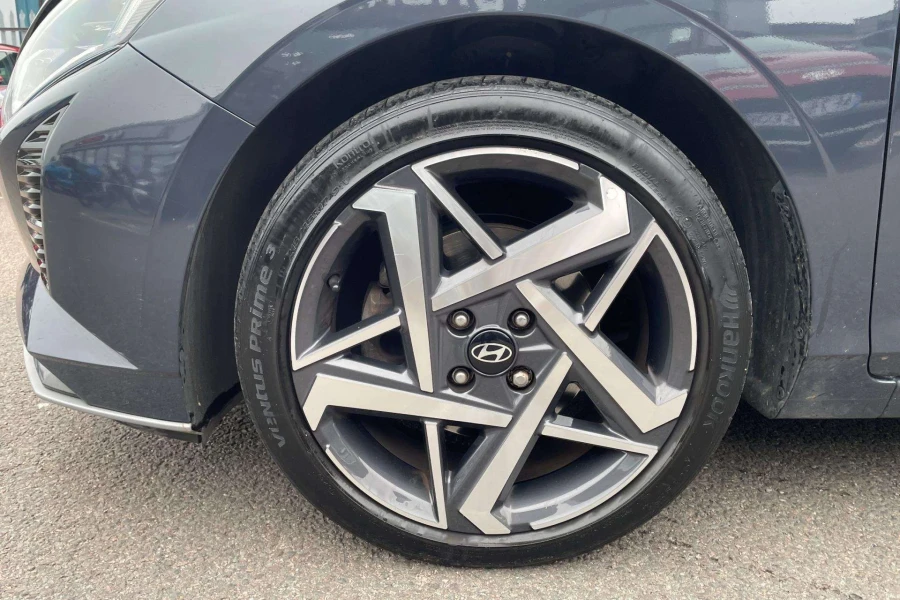 Vehicle Image - 3