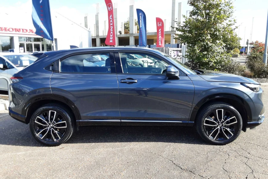 Vehicle Image - 2