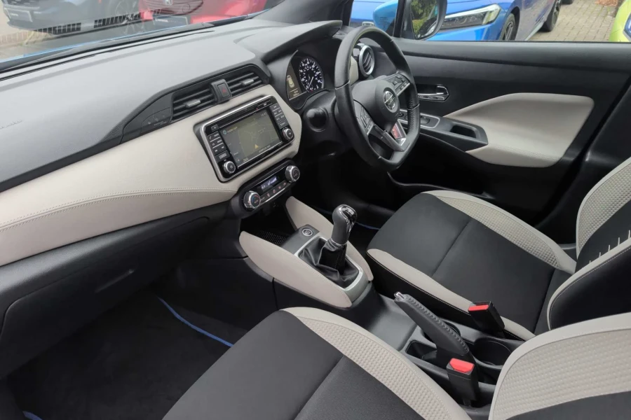 Vehicle Image - 1