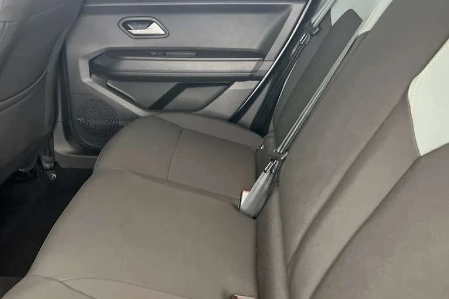 Vehicle Image - 3