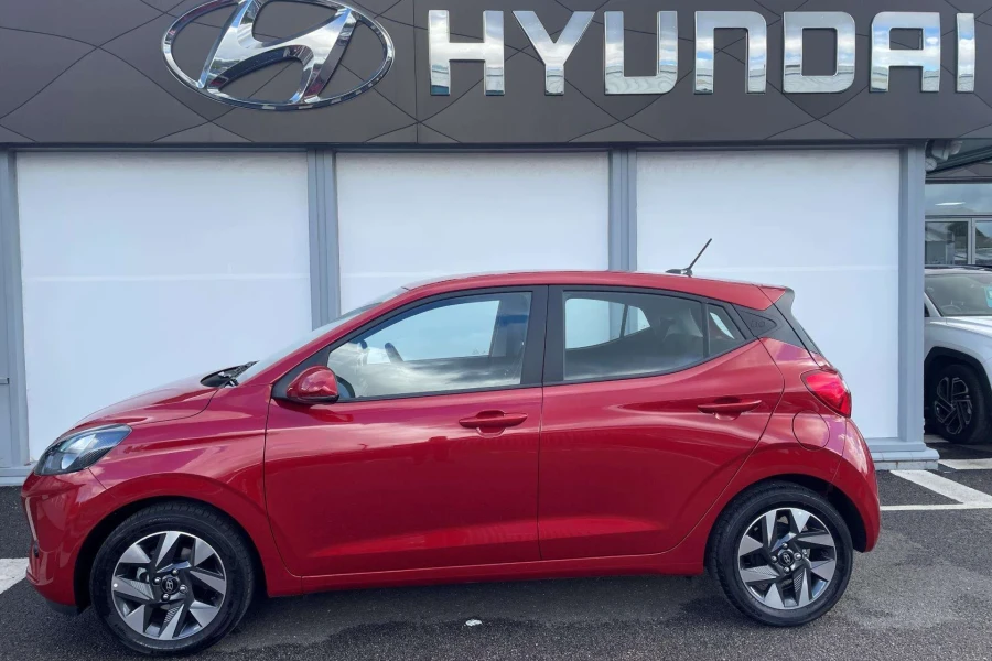 Vehicle Image - 2