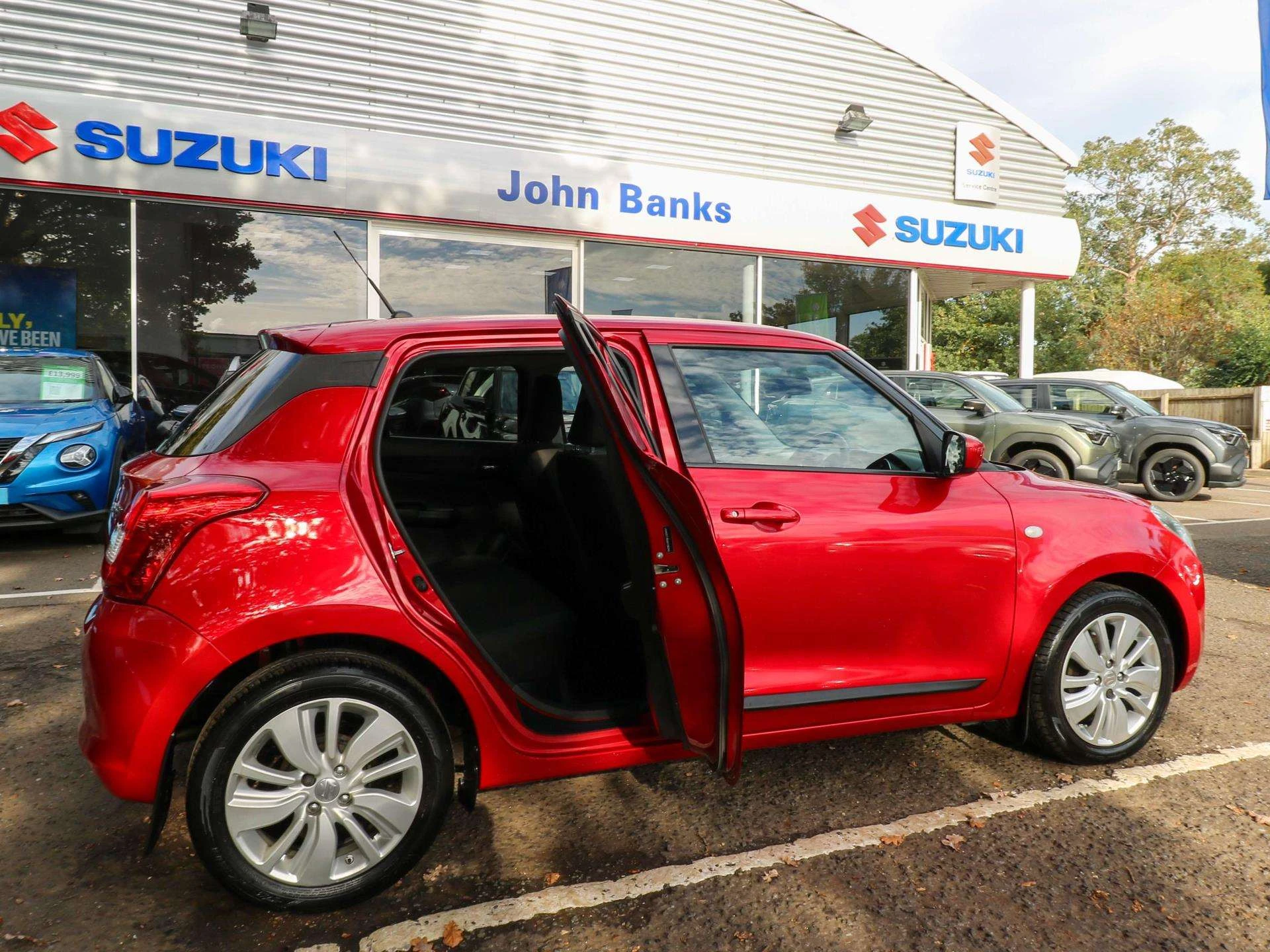 Vehicle image 5