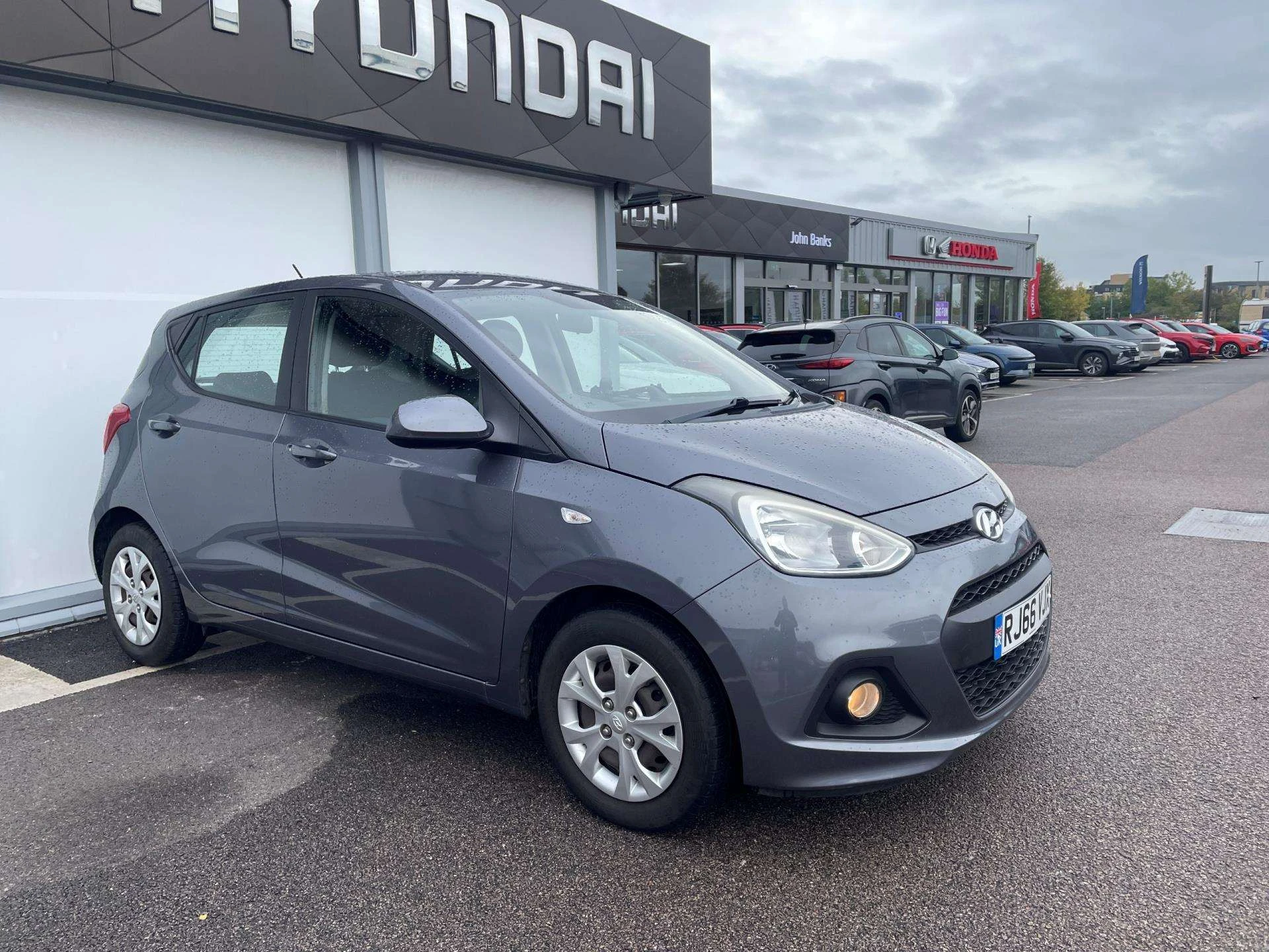 Vehicle image 5