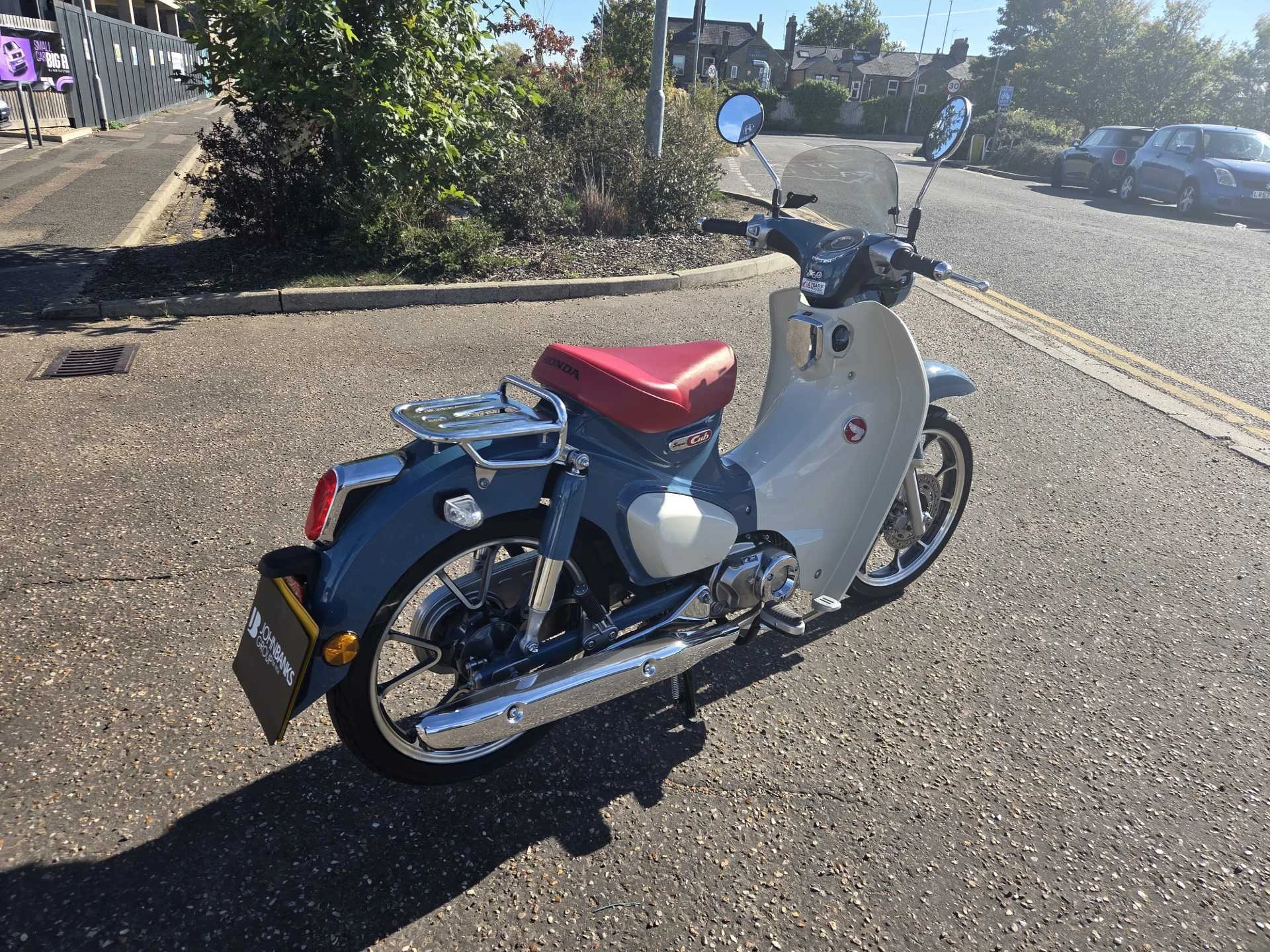 Vehicle image 3