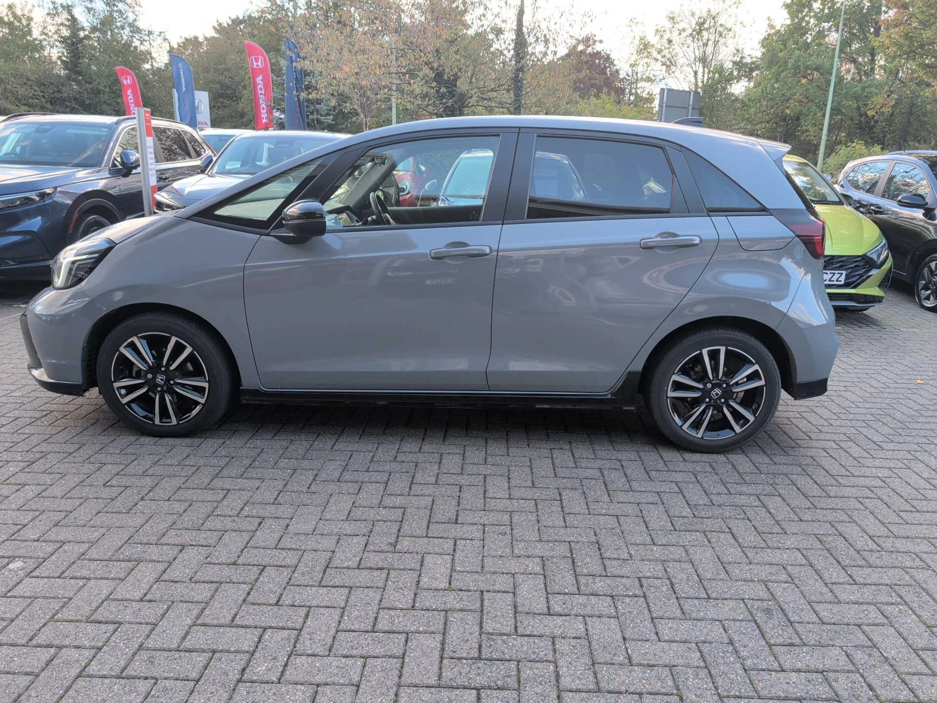 Vehicle image 7