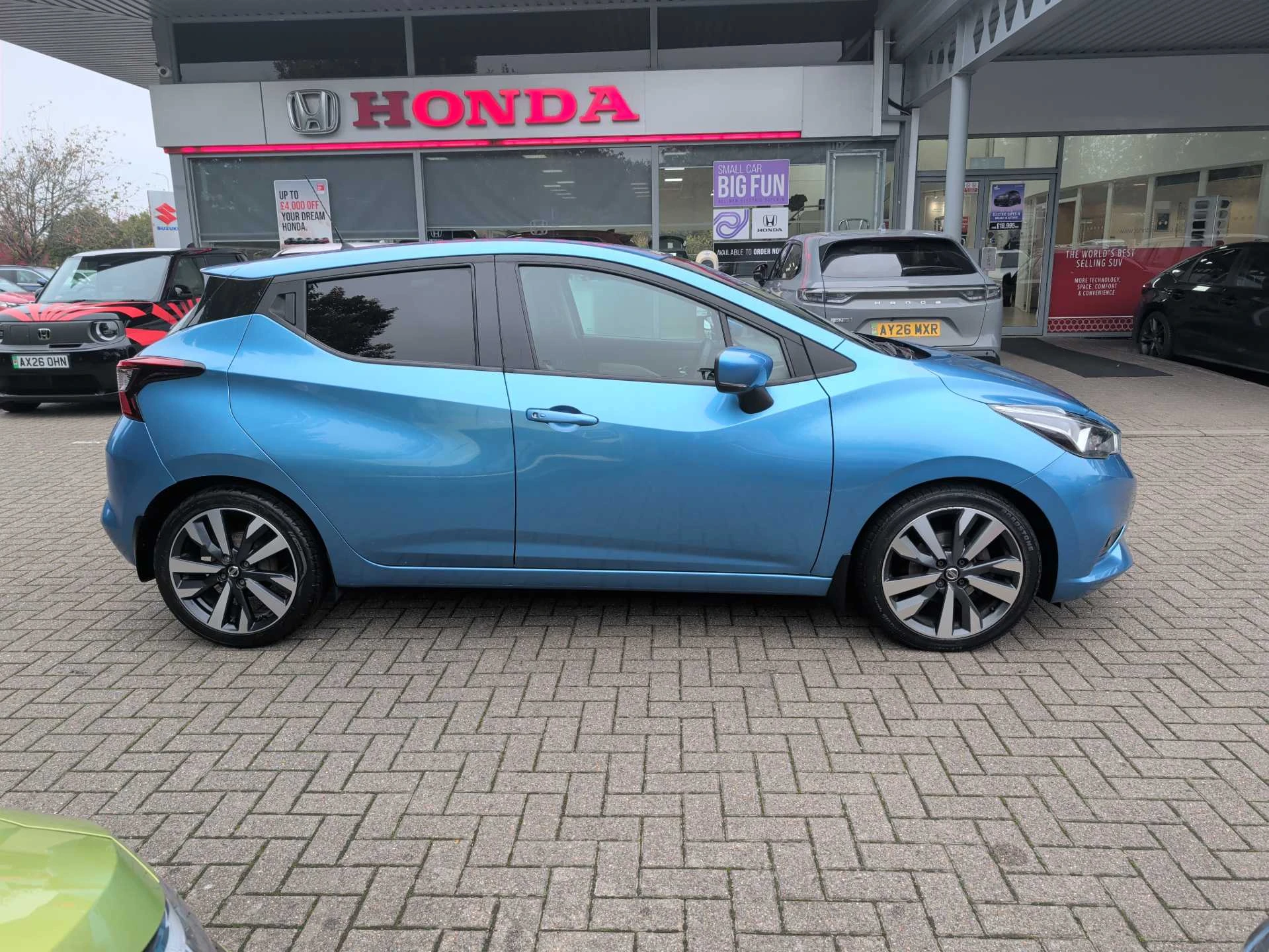 Vehicle image 5