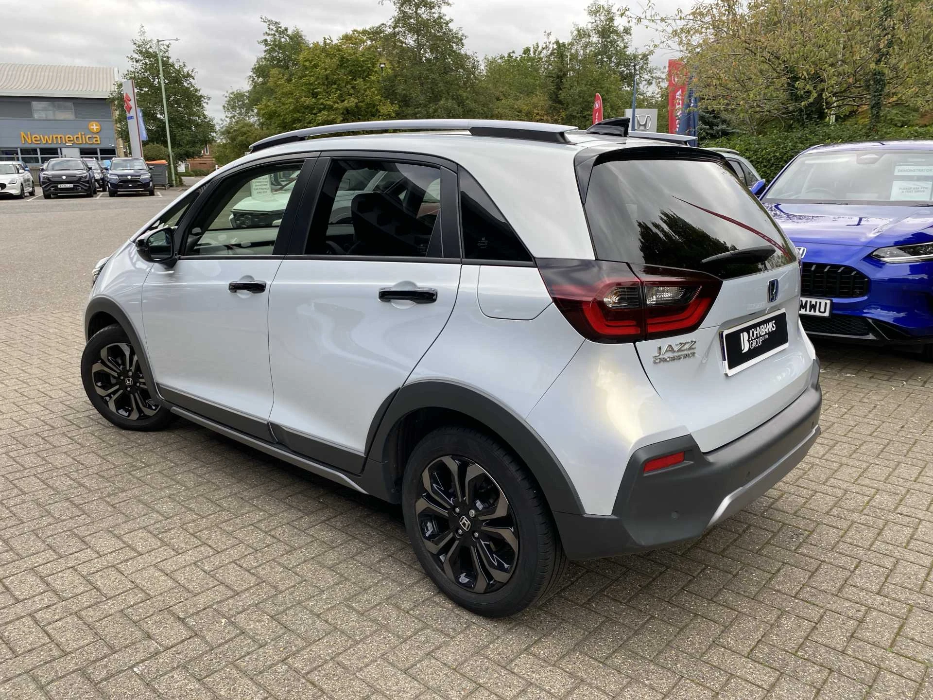 Vehicle image 5