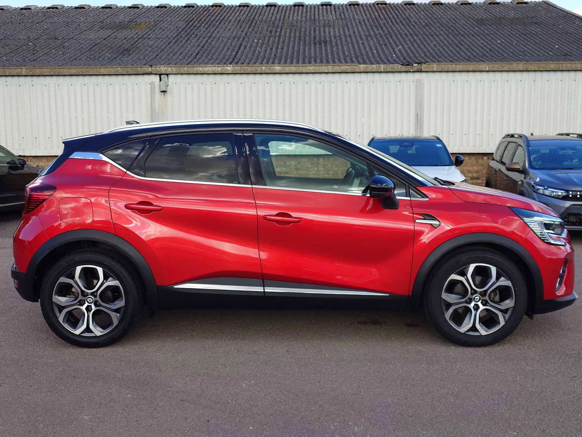 Vehicle image 5