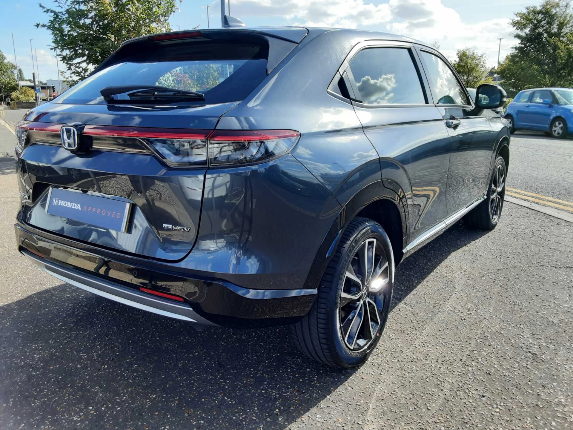 Vehicle image 5
