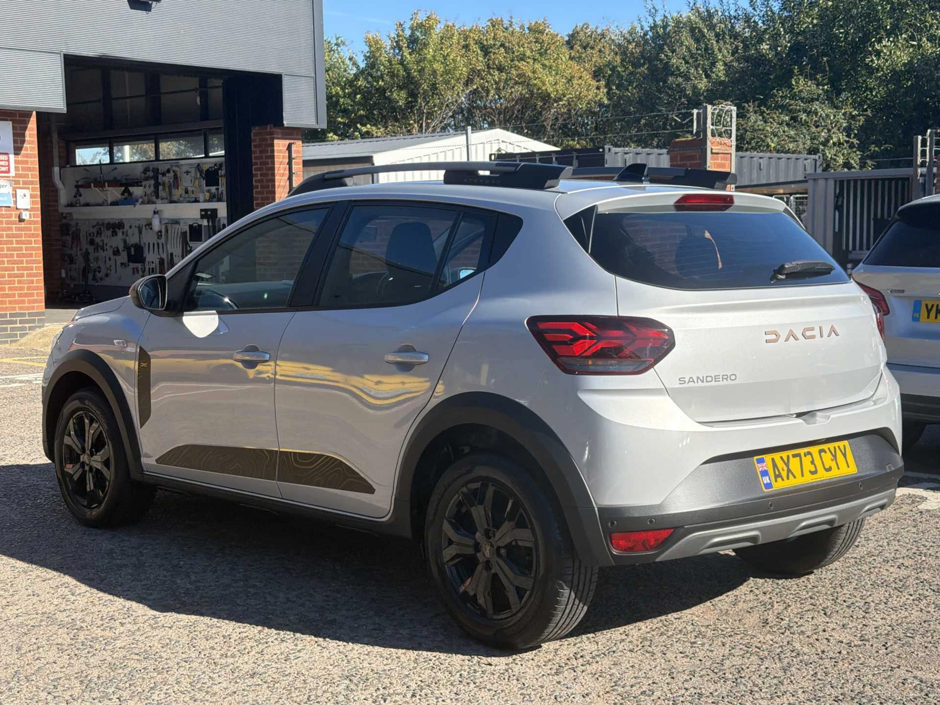 Vehicle image 3
