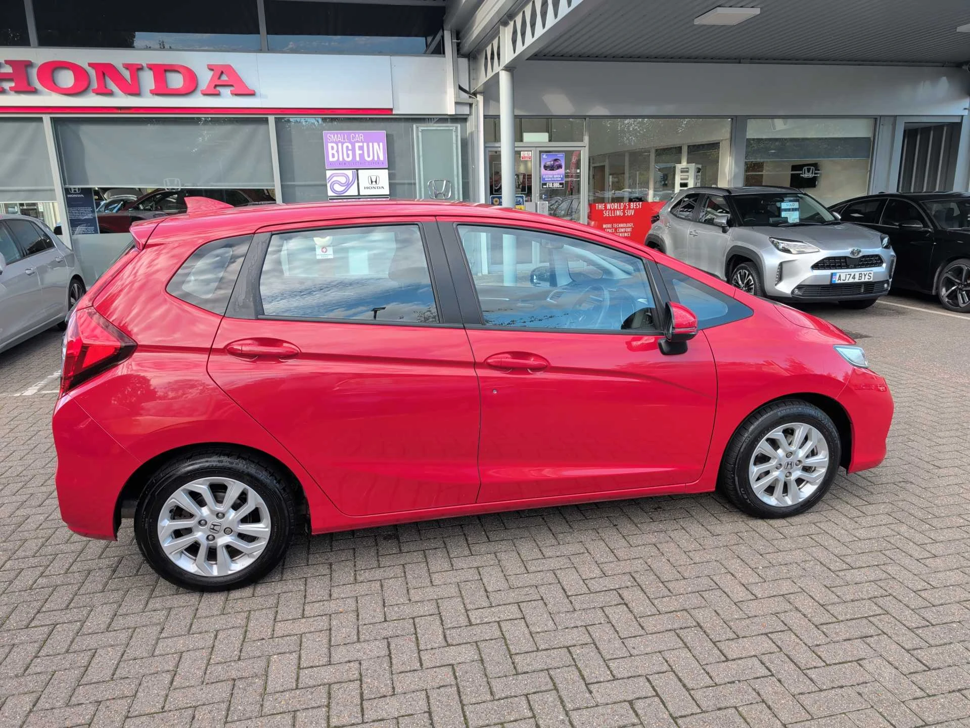 Vehicle image 5