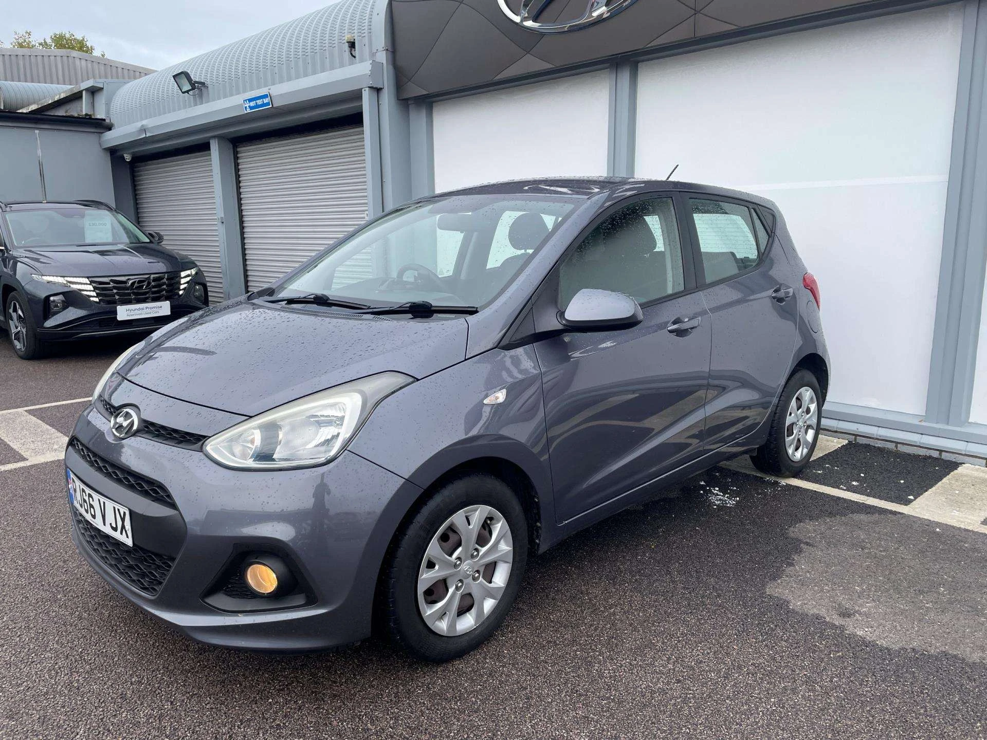 Vehicle image 6