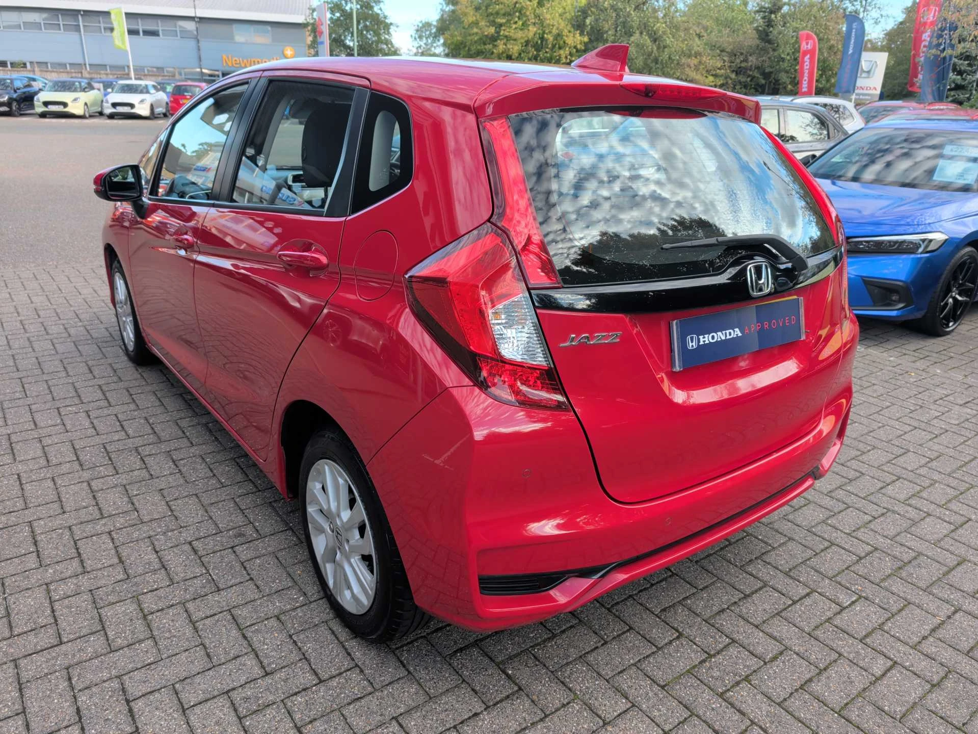Vehicle image 3