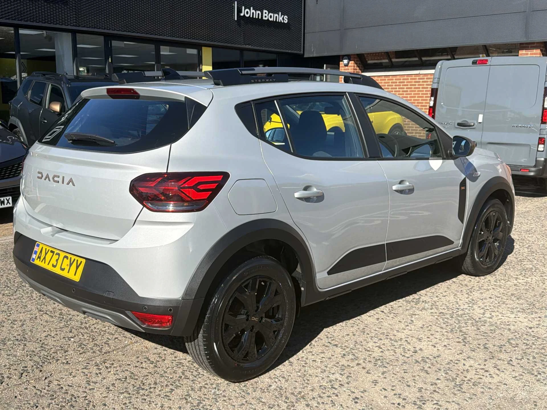 Vehicle image 4
