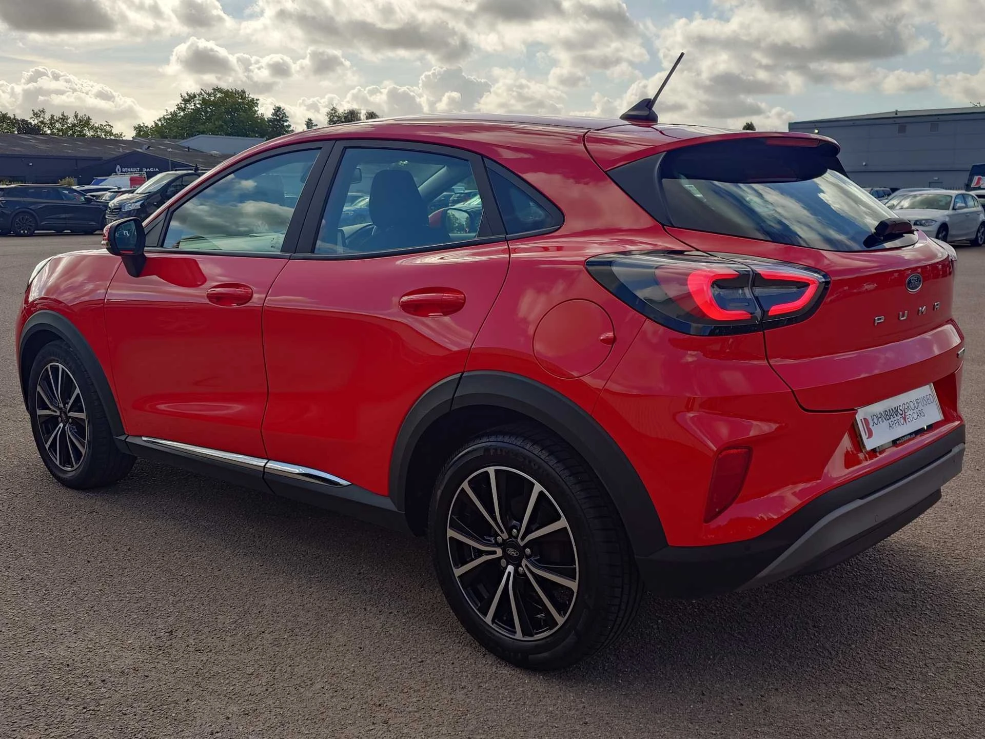 Vehicle image 3