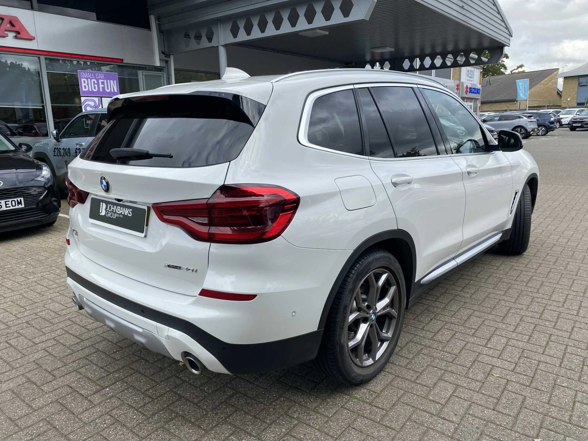 Vehicle image 7