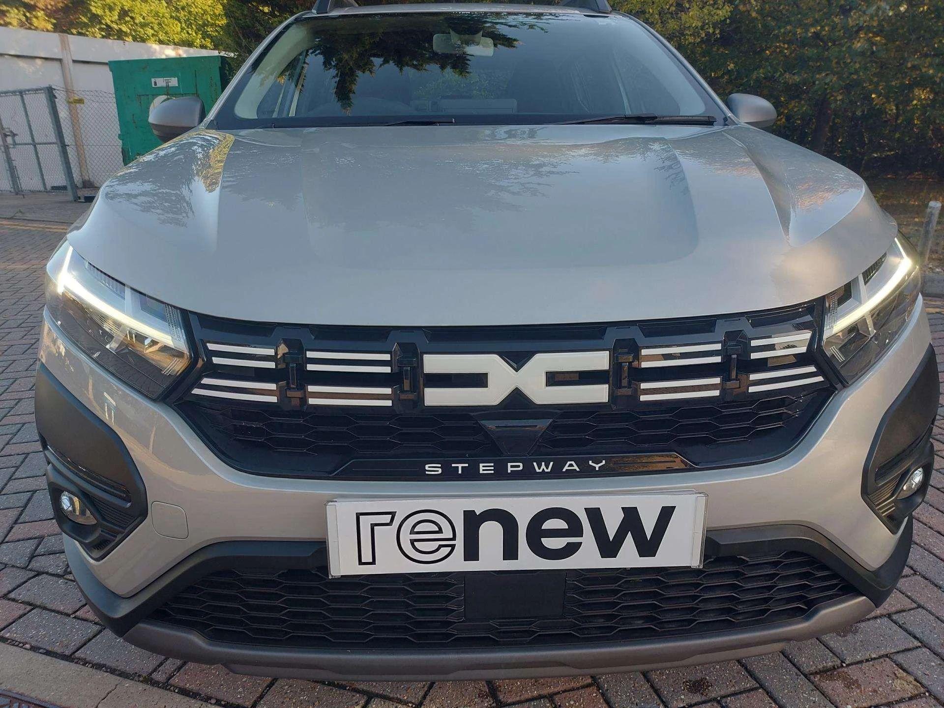 Vehicle image 6