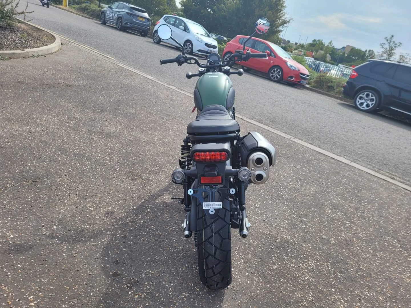 Vehicle image 4