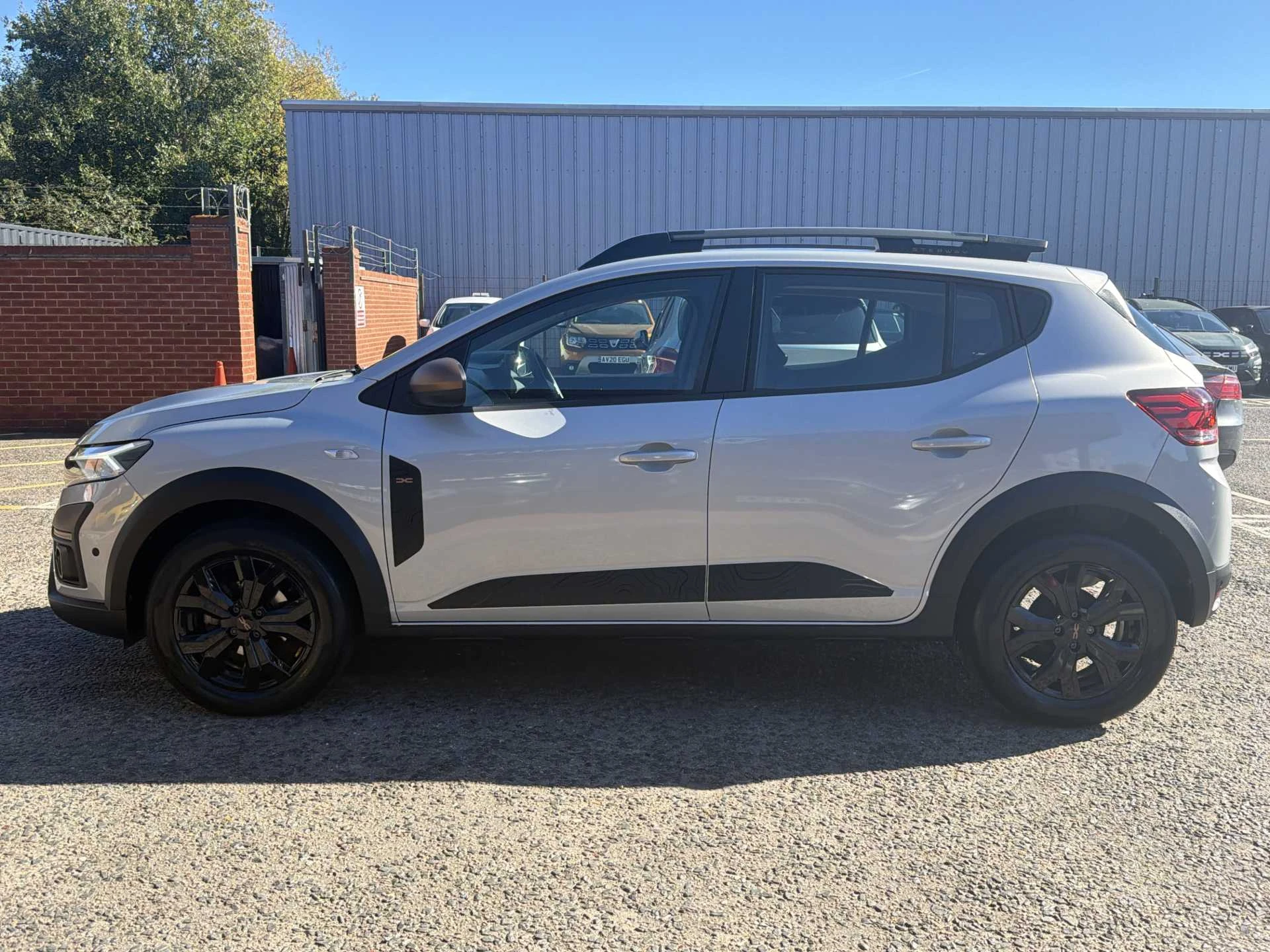 Vehicle image 7