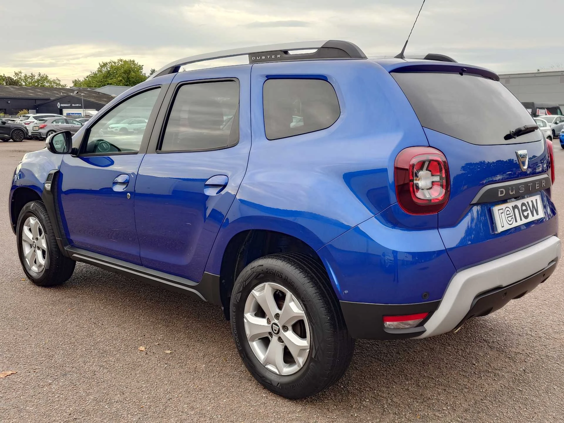 Vehicle image 3