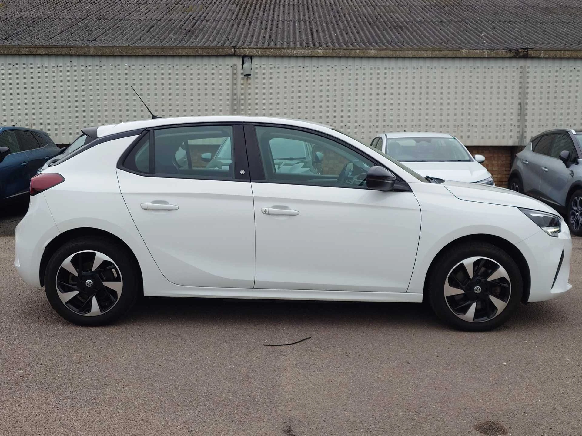 Vehicle image 5