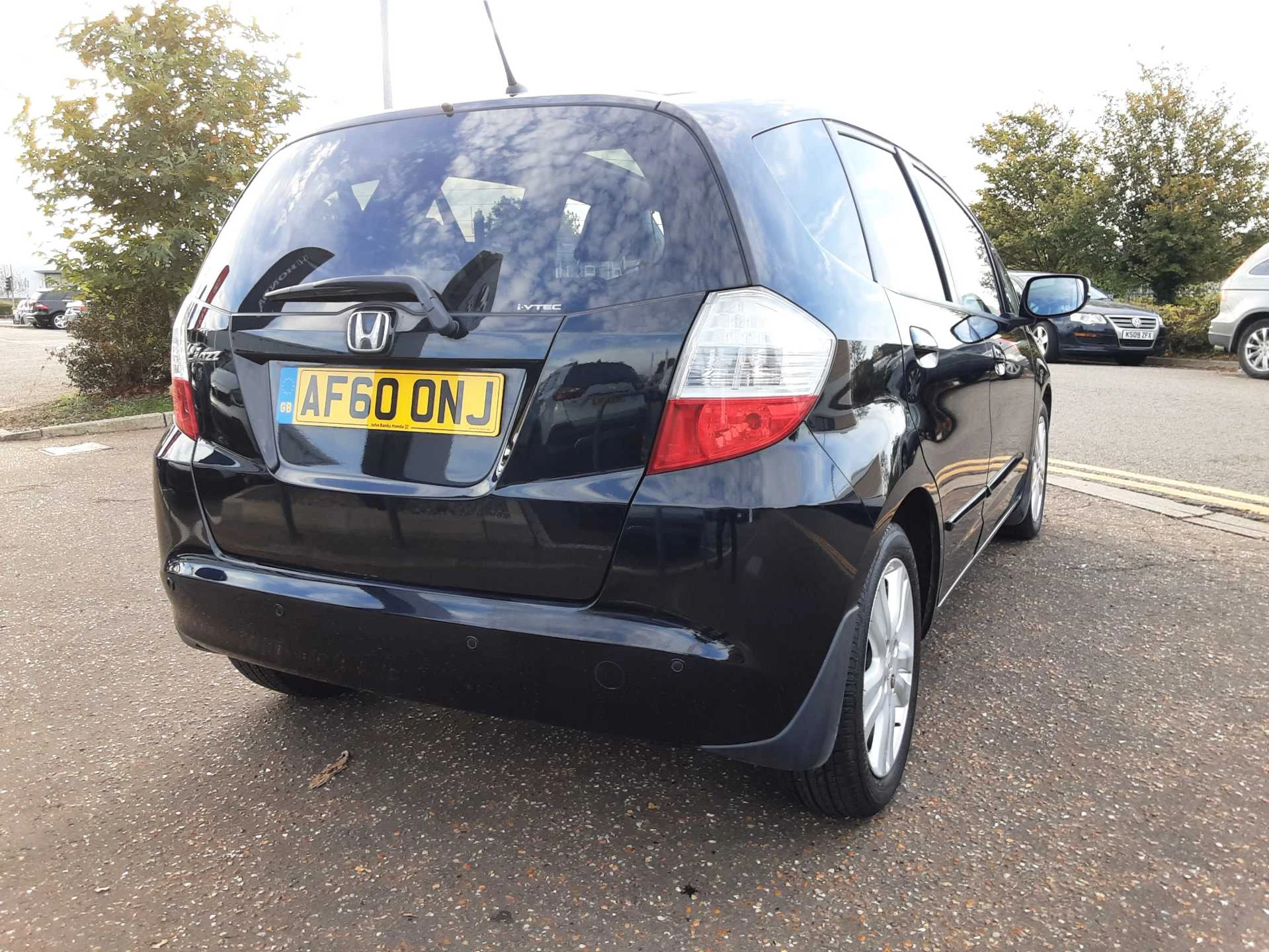 Vehicle image 6