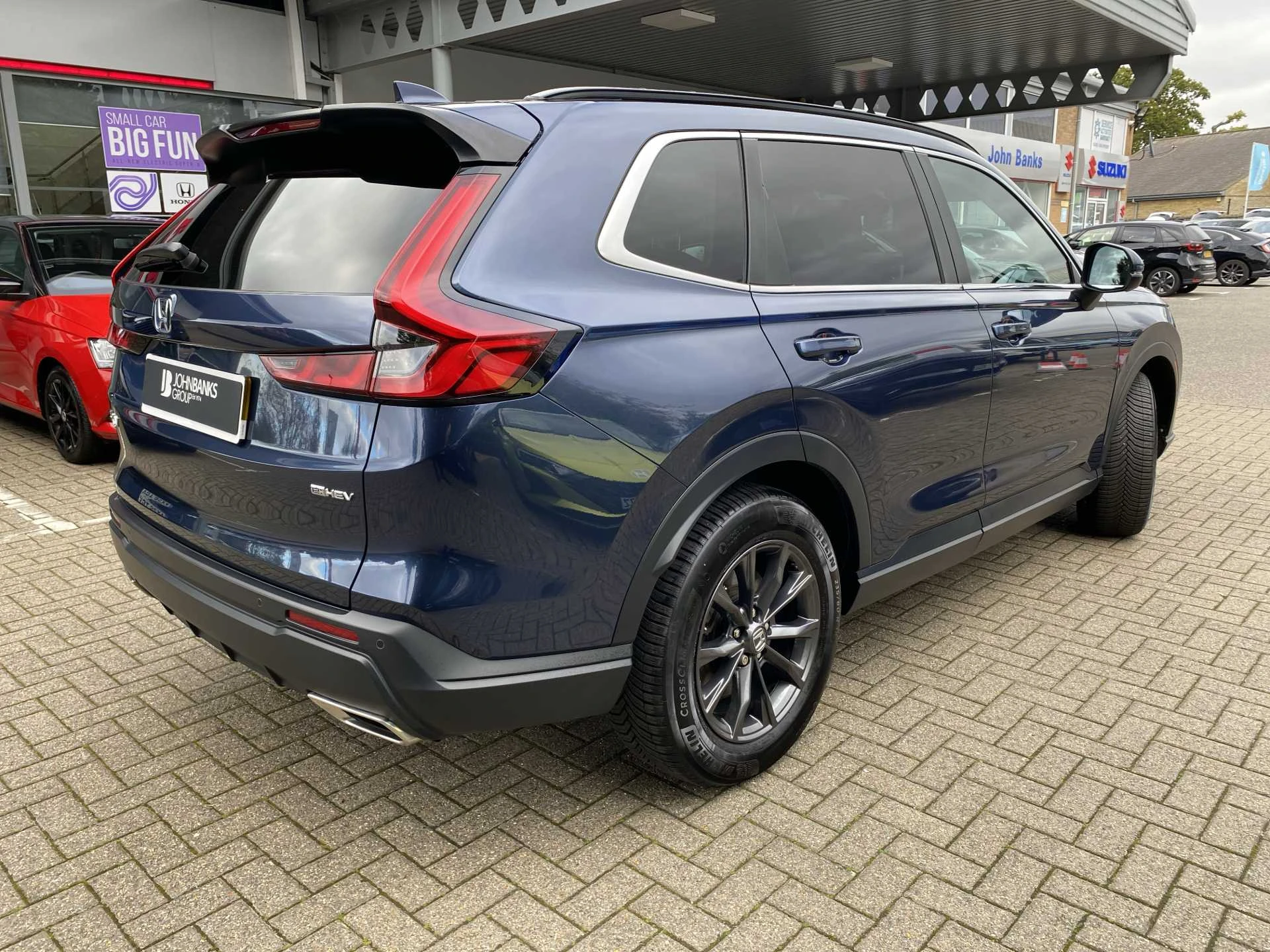 Vehicle image 7