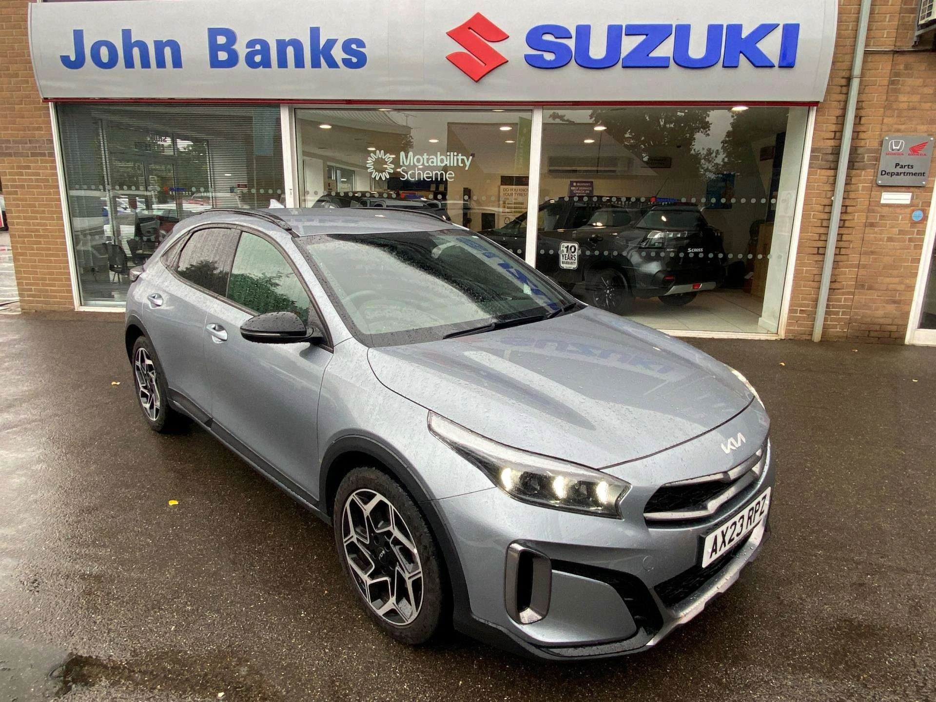 Vehicle image 3