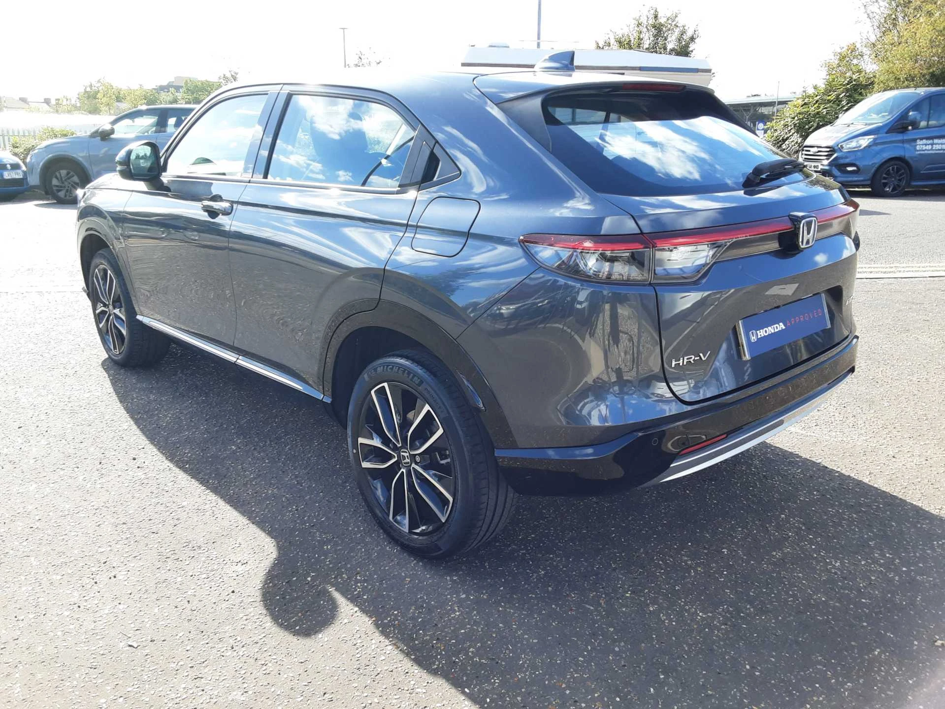 Vehicle image 7
