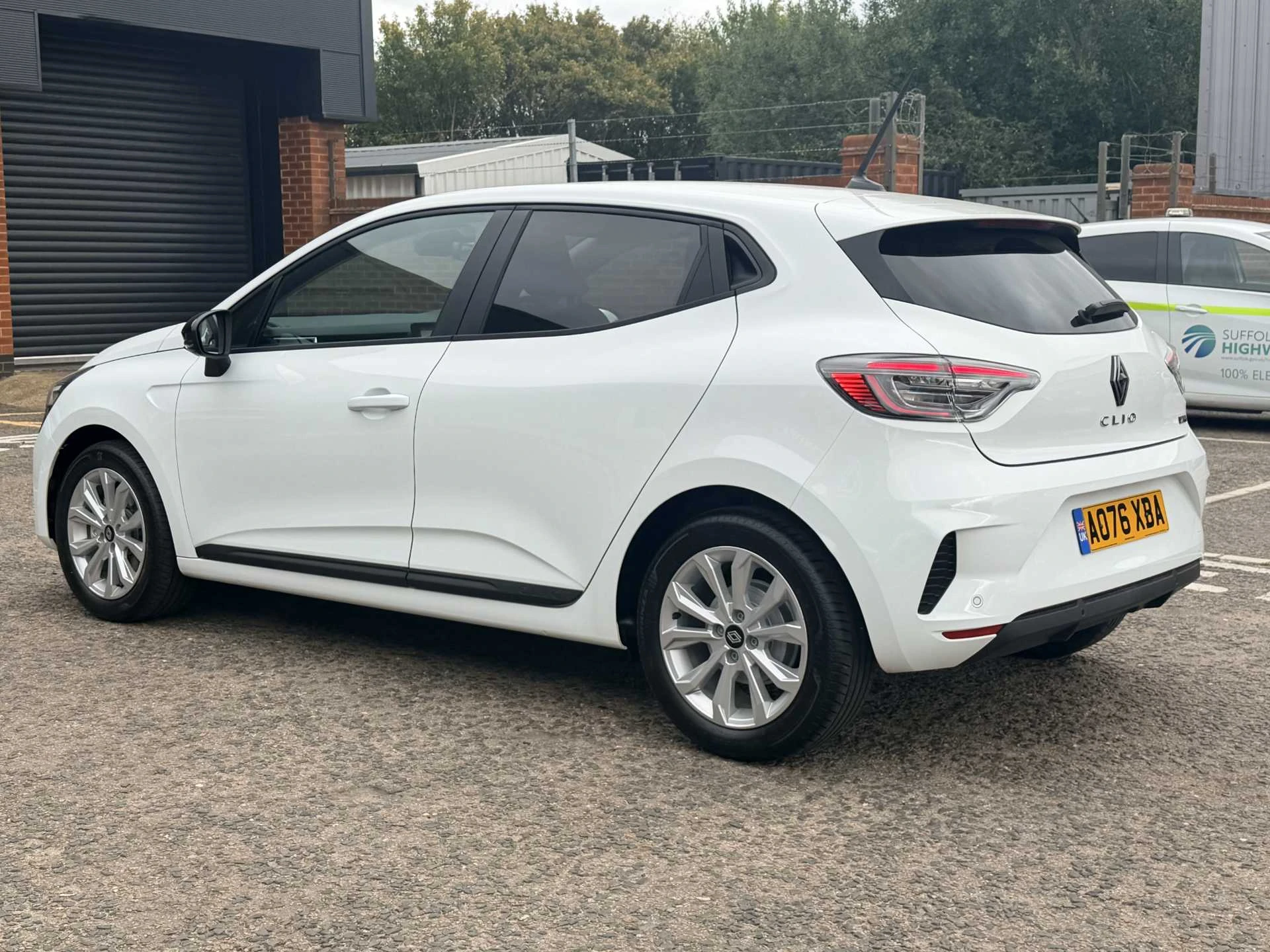 Vehicle image 3