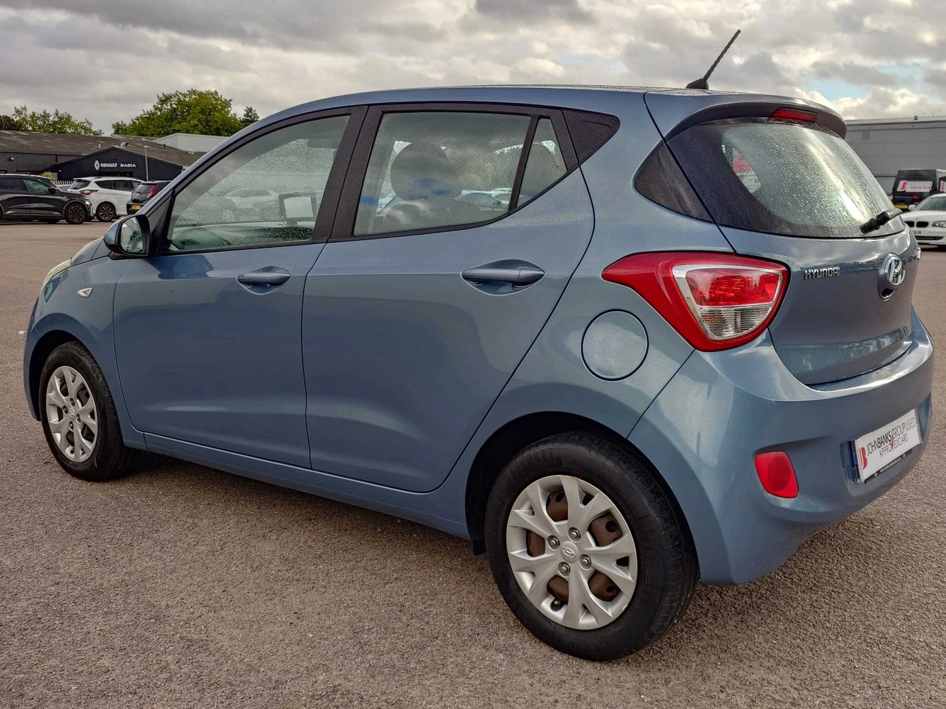 Vehicle image 3
