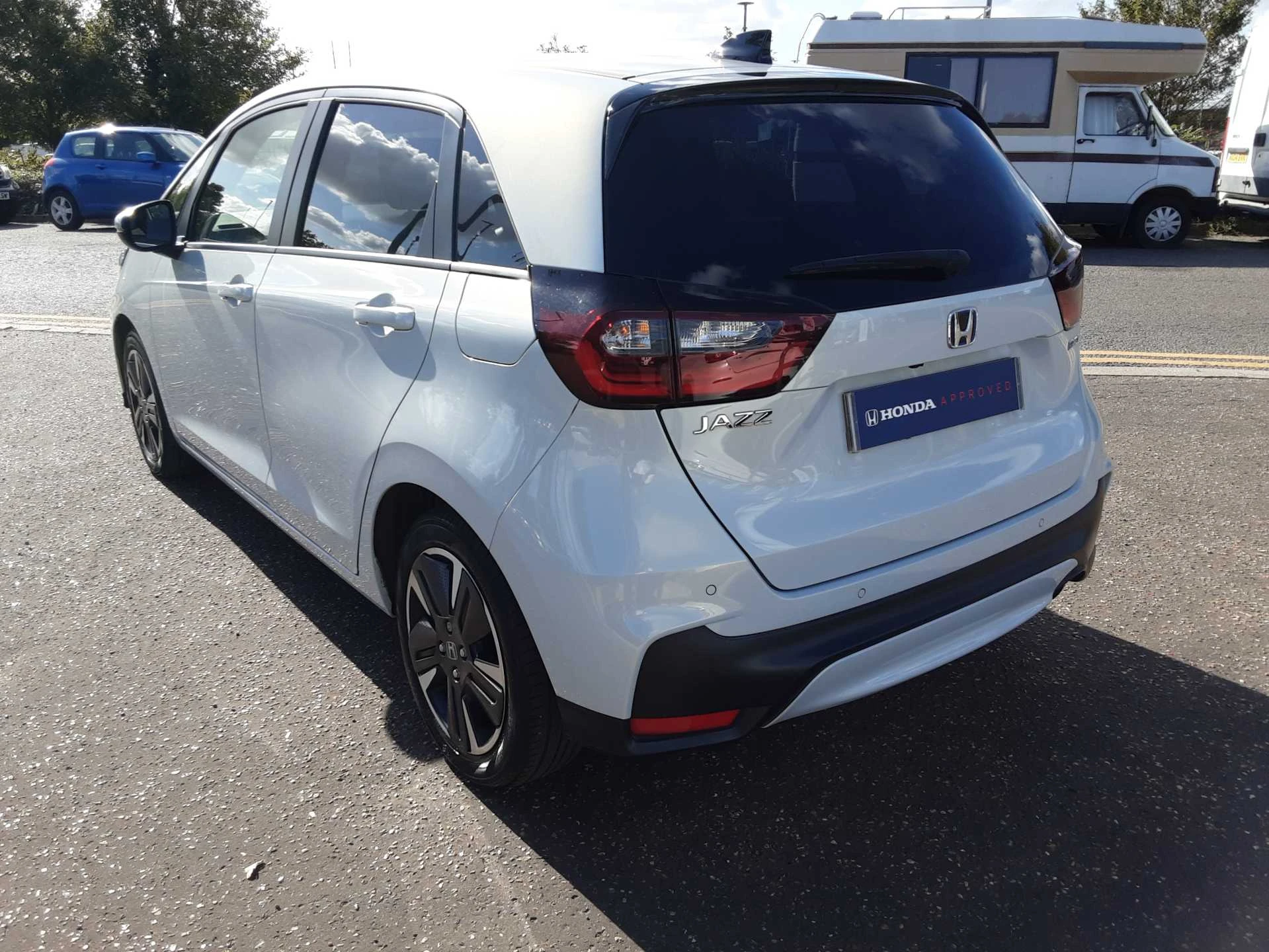 Vehicle image 7