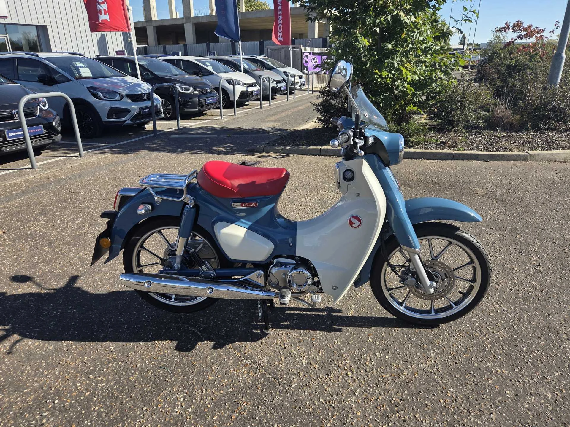 Vehicle image 2