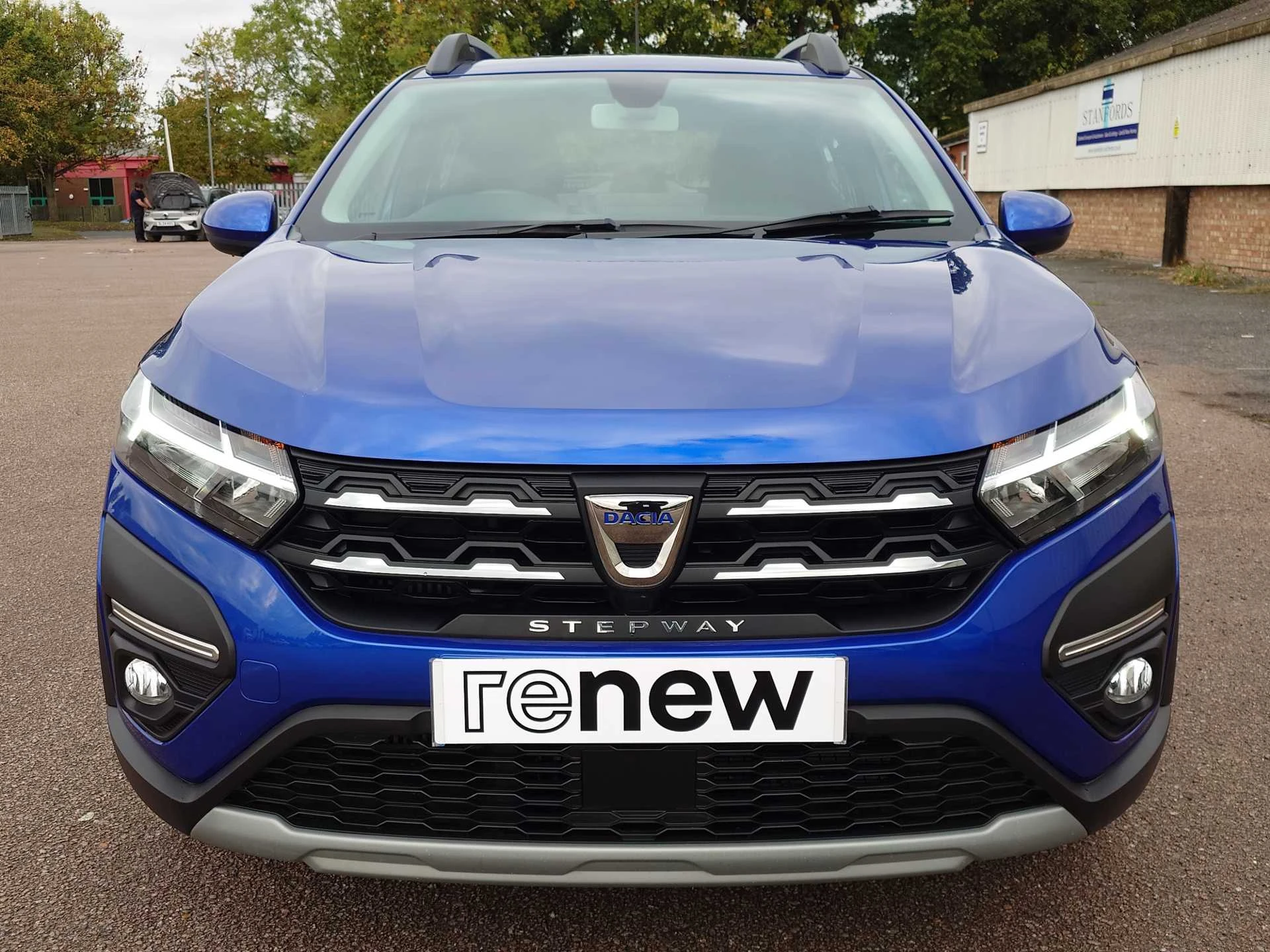 Vehicle image 6