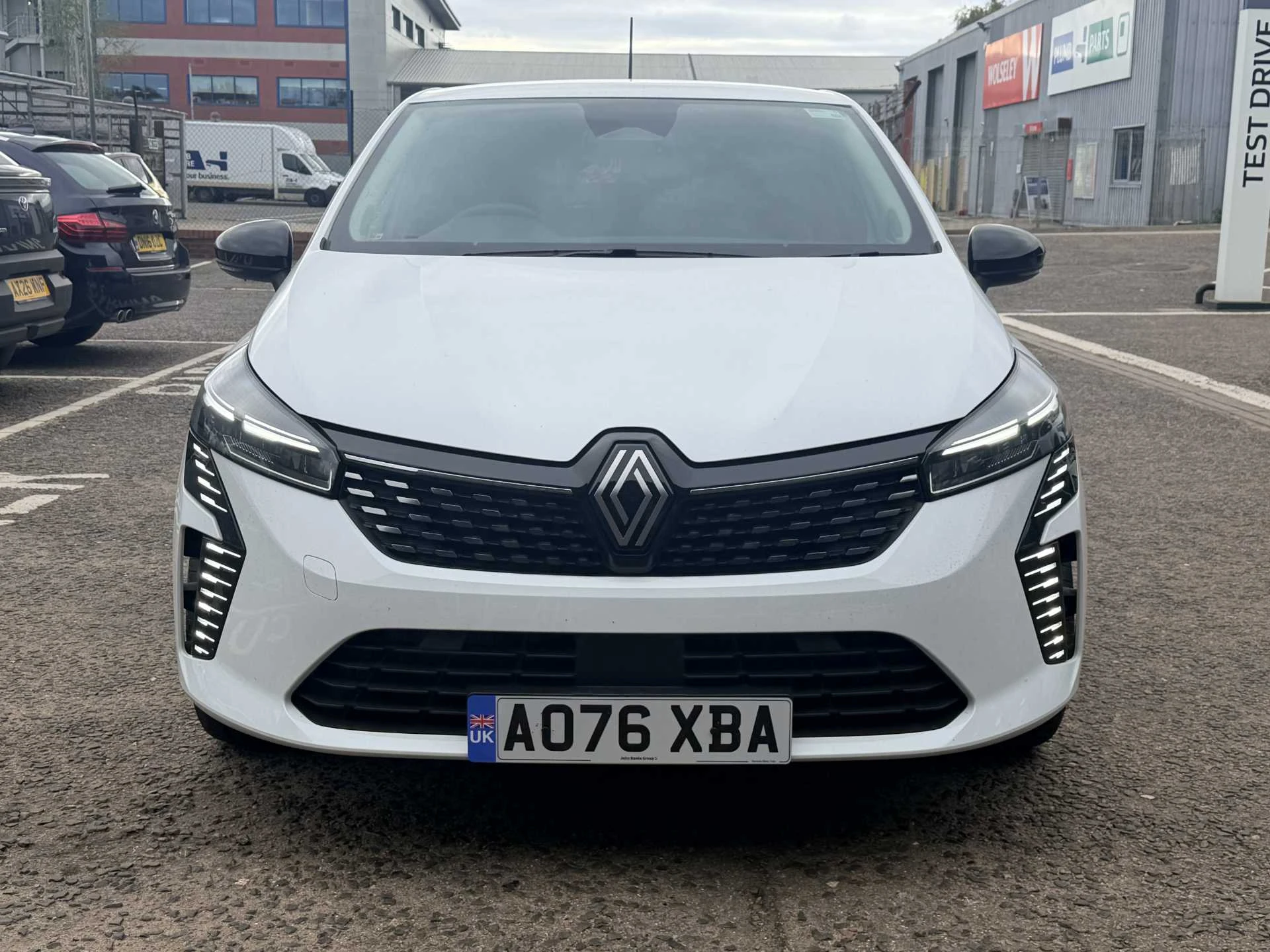 Vehicle image 6