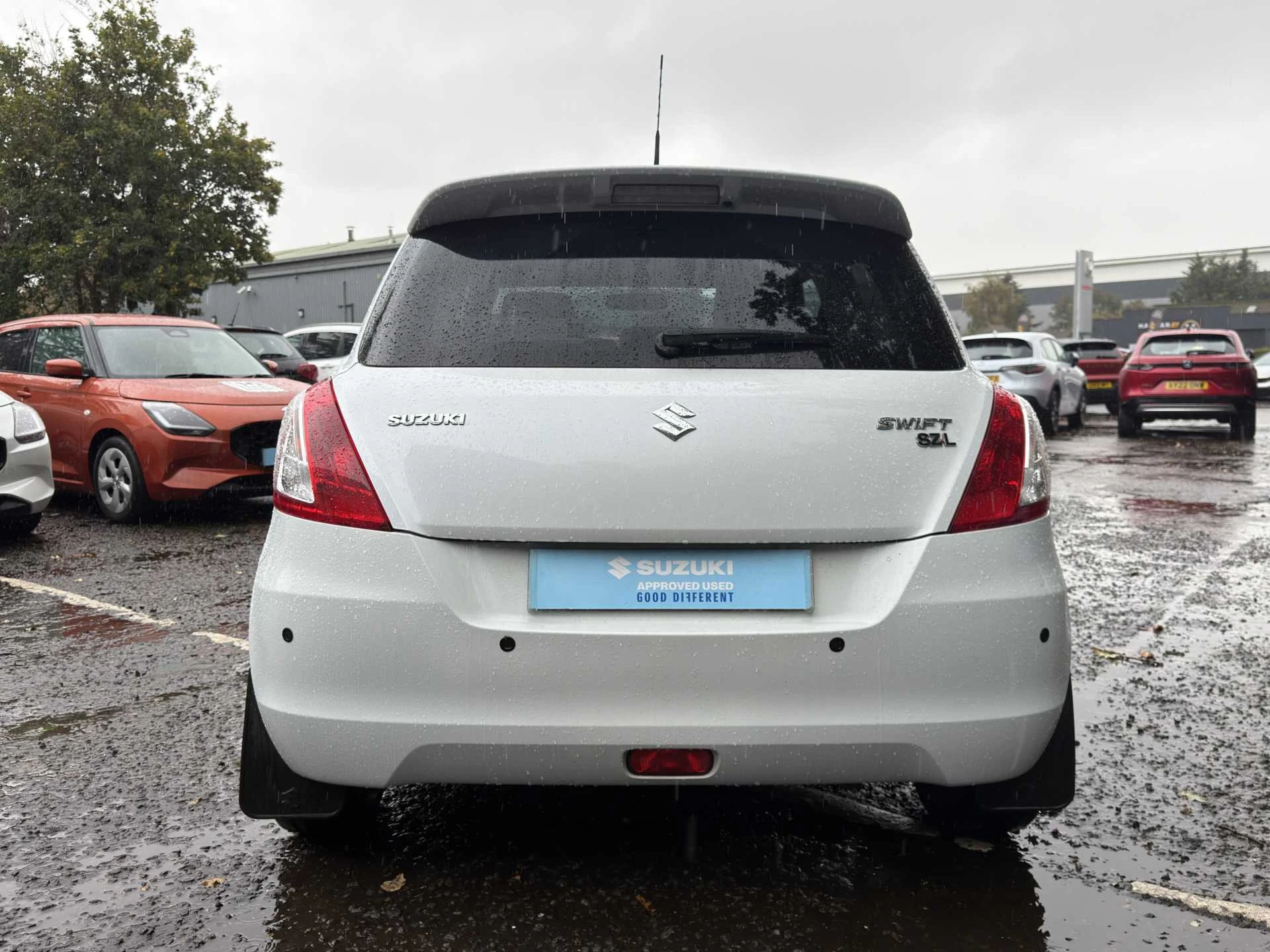 Vehicle image 6