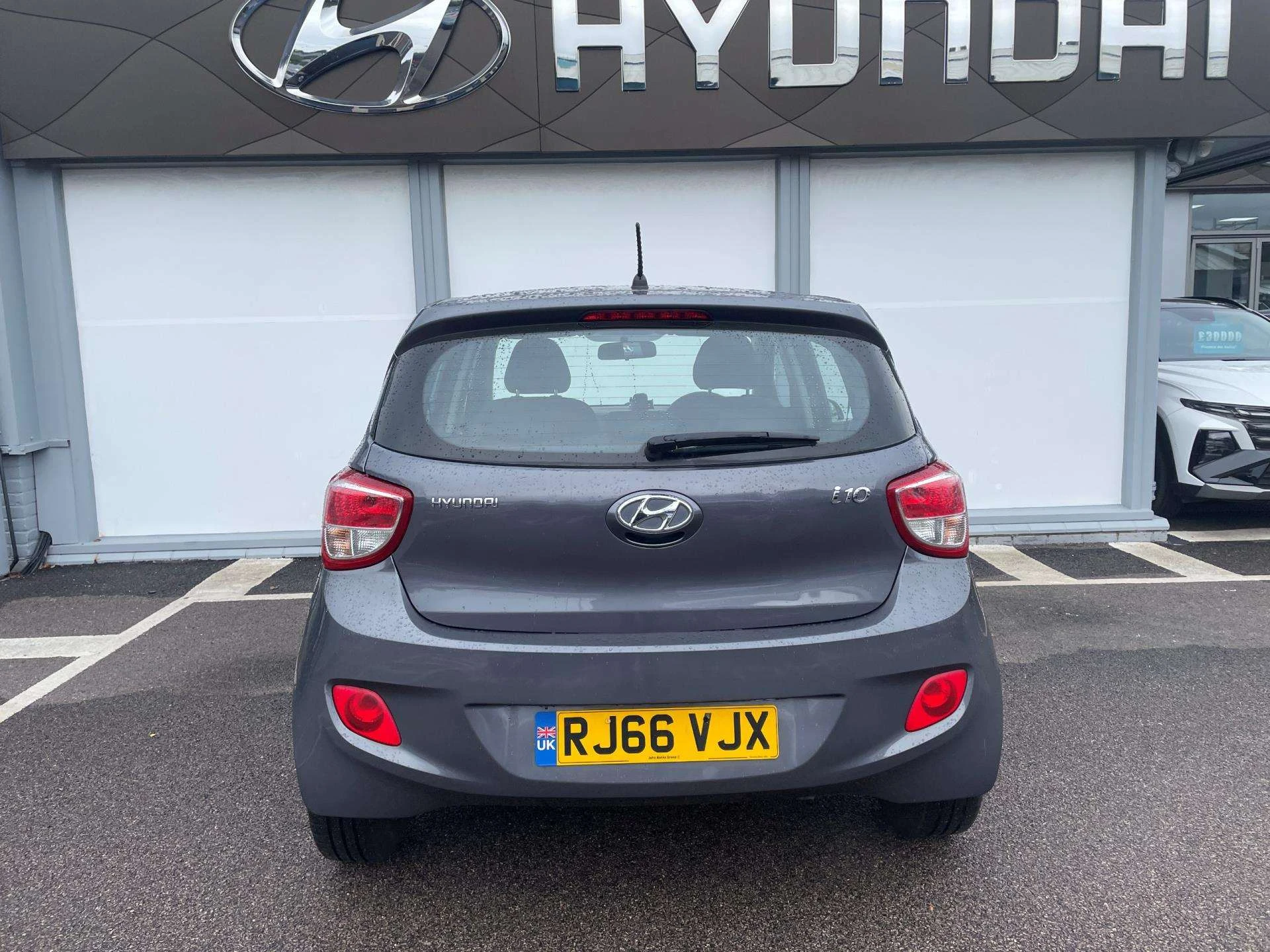 Vehicle image 7