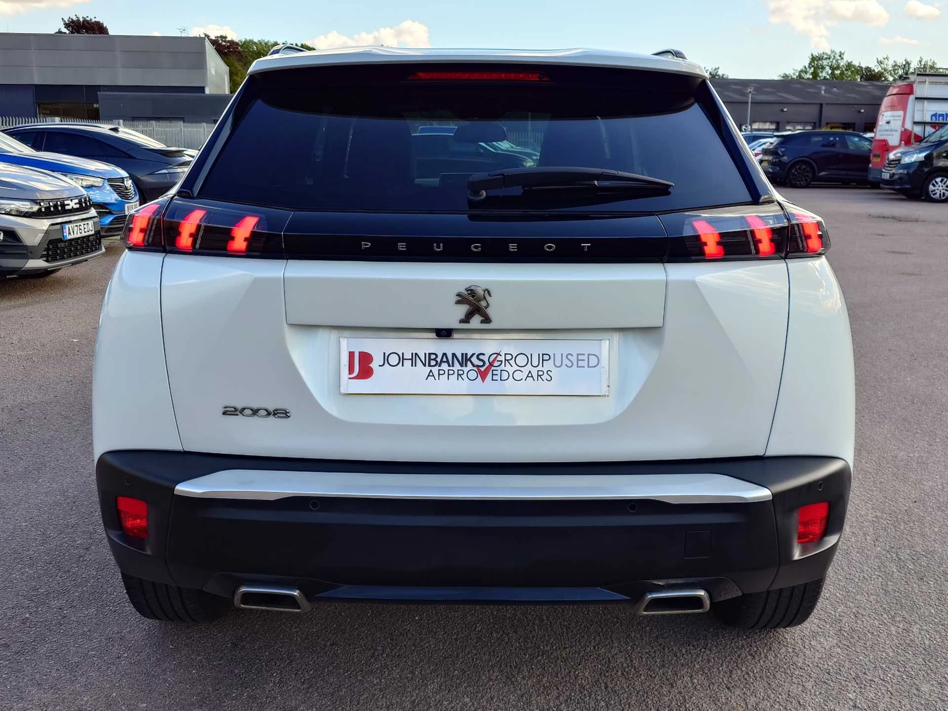 Vehicle image 7