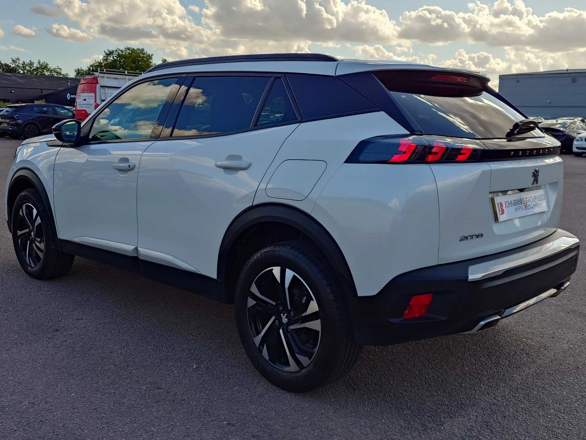 Vehicle image 3