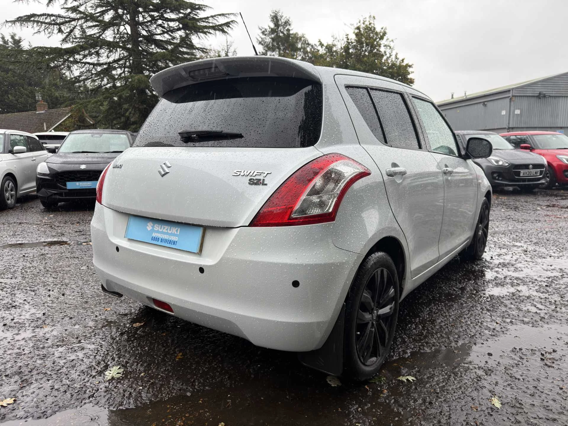 Vehicle image 7
