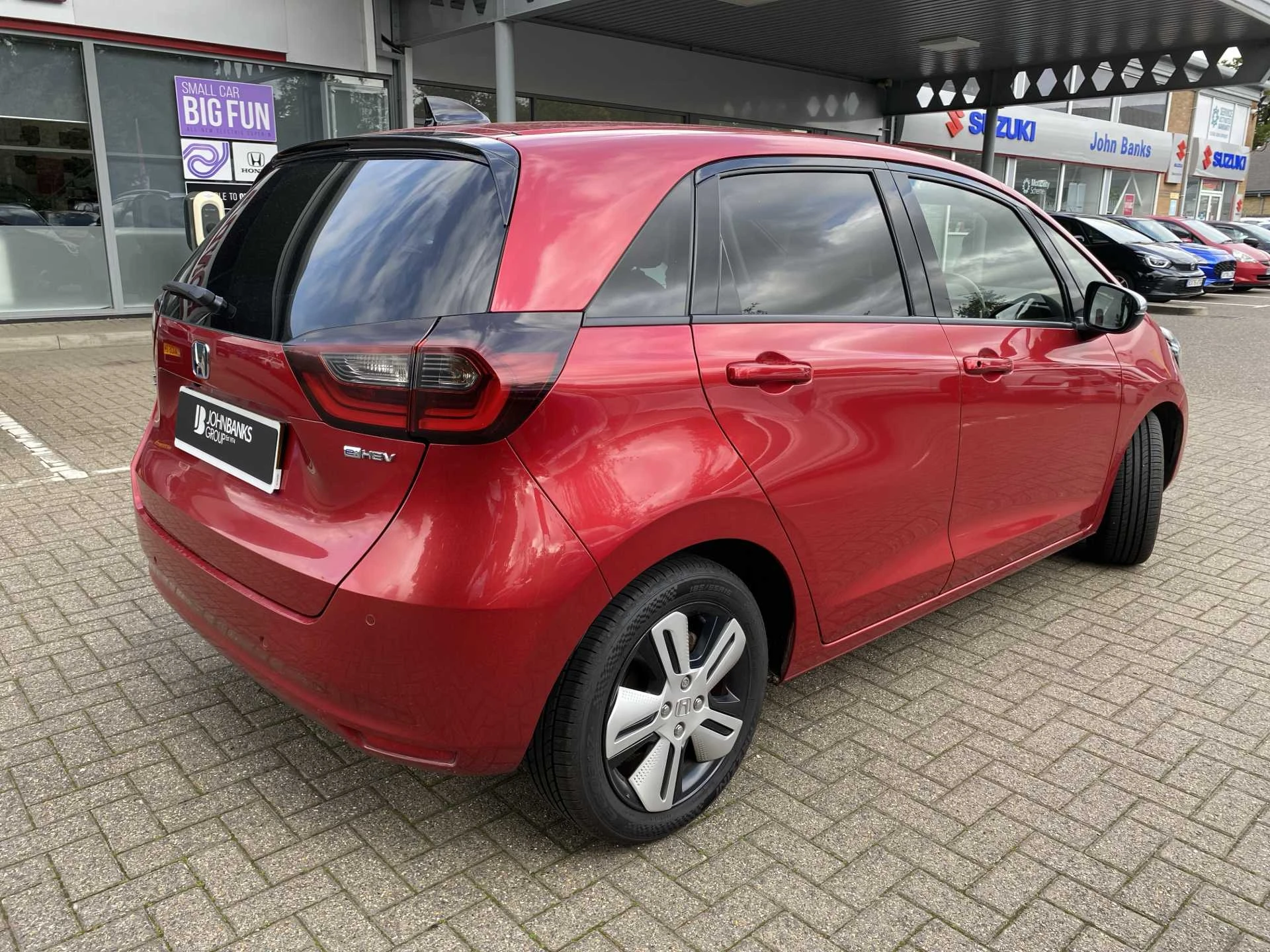 Vehicle image 7