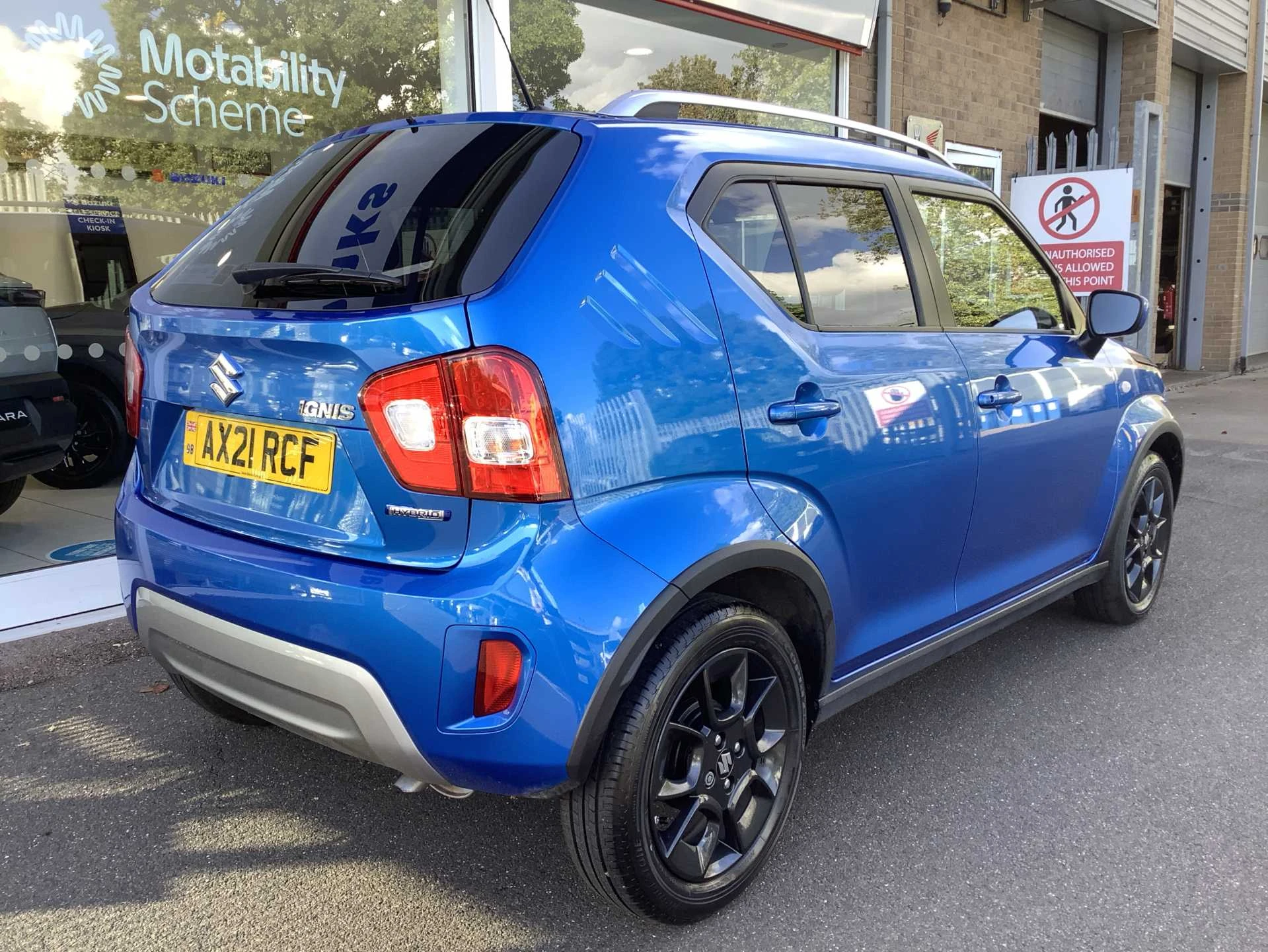 Vehicle image 5