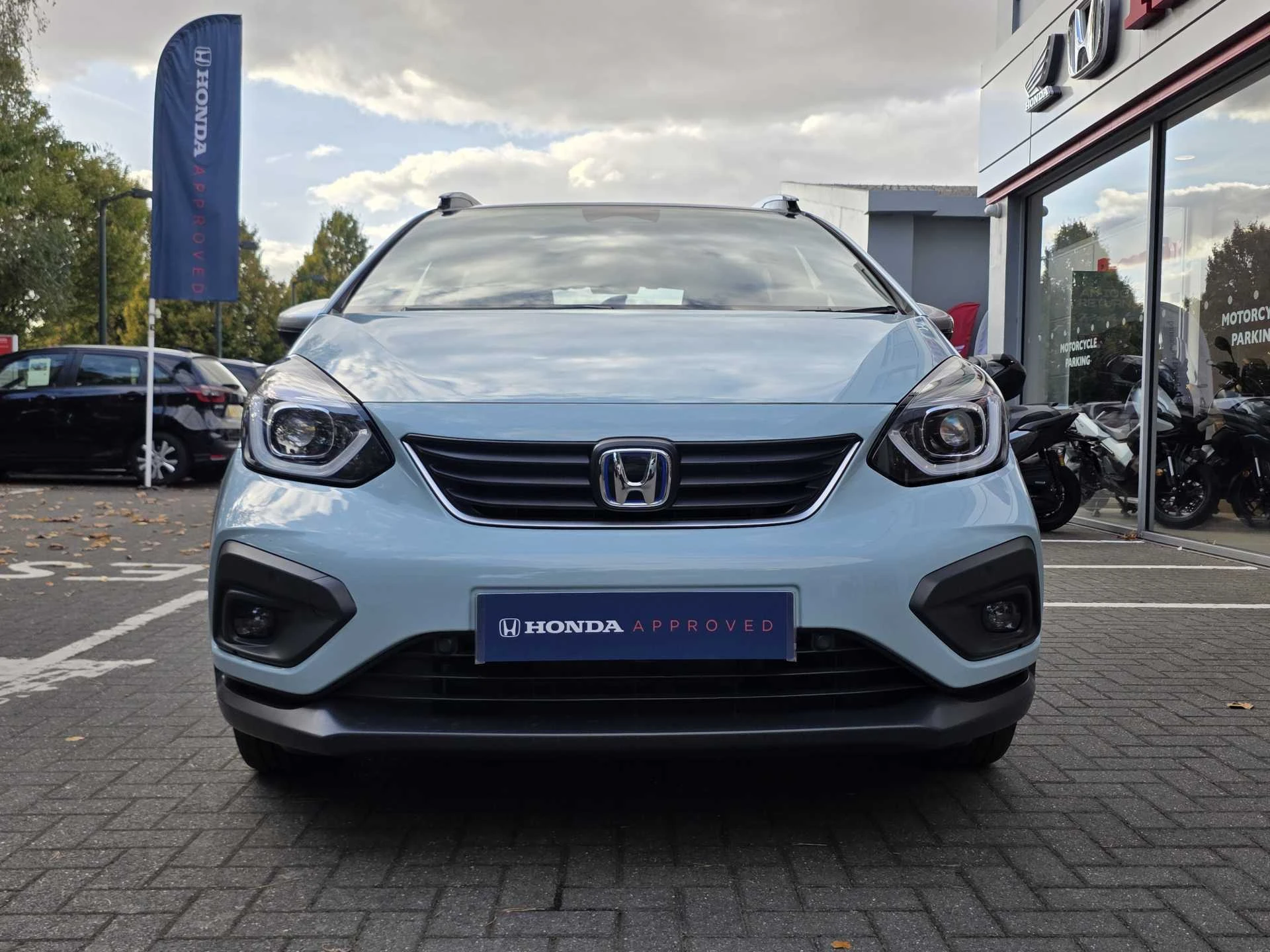 Vehicle image 6